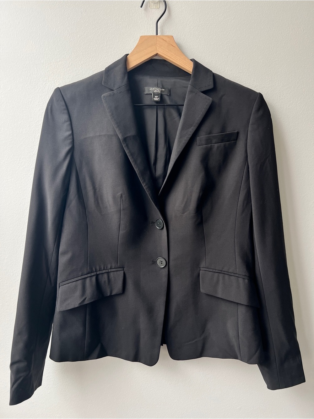 Ann Taylor black single-breasted blazer, petite 6